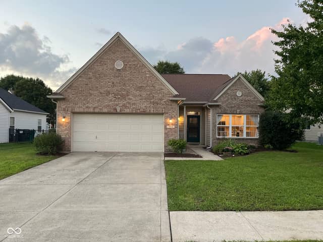 7818 Red Sunset Way, Avon, IN 46123, photo 2 of 28