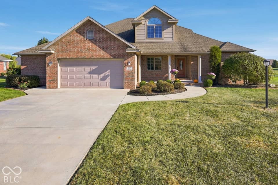 5504 N Lakeshore Drive, Muncie, IN 47304, photo 1 of 39