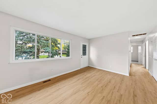 509 Saint John Court N, Beech Grove, IN 46107, photo 3 of 20