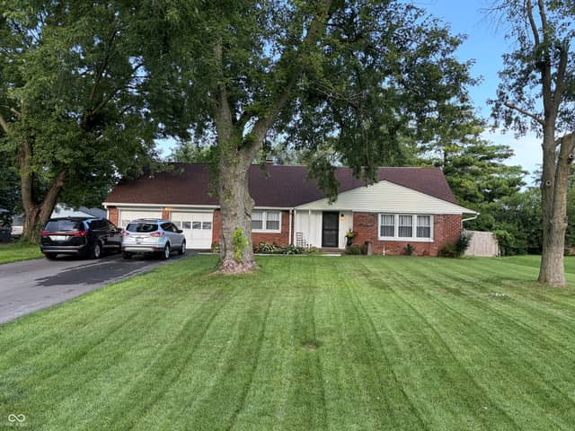 2945 S Kenmore Road, Indianapolis, IN 46203, photo 2 of 42