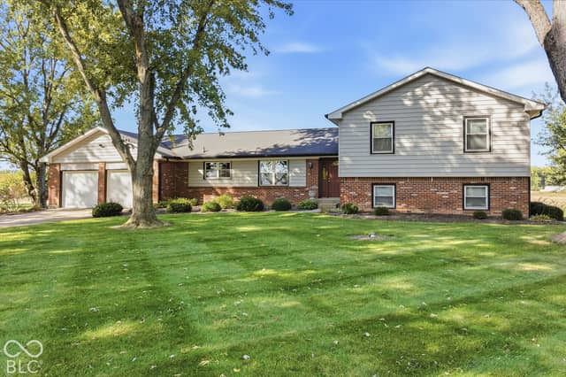 916 N 350 W, Greenfield, IN 46140, photo 3 of 79