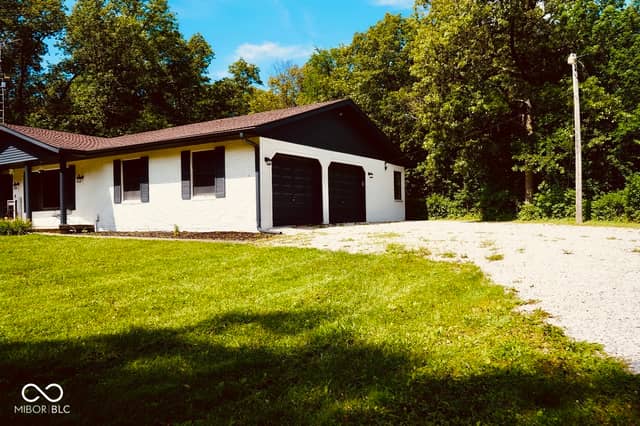 785 Deer Run, Orleans, IN 47452, photo 2 of 25
