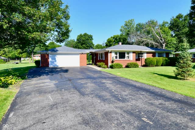 4928 Oaknoll Drive, Indianapolis, IN 46221, photo 2 of 27