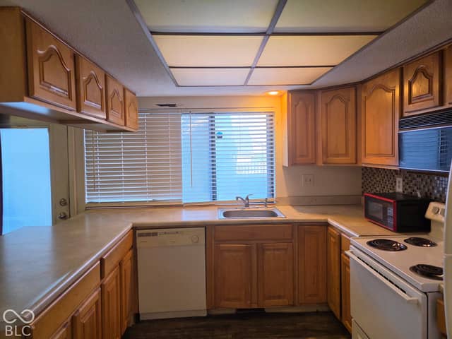 8007 E 20th Street, Indianapolis, IN 46219, photo 4 of 19