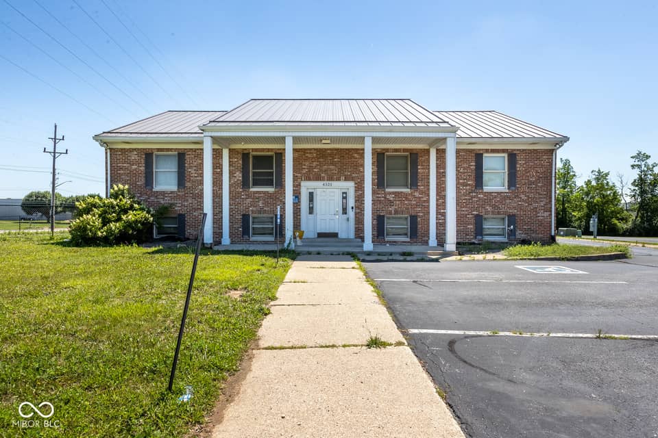 4521 Independence Square, Indianapolis