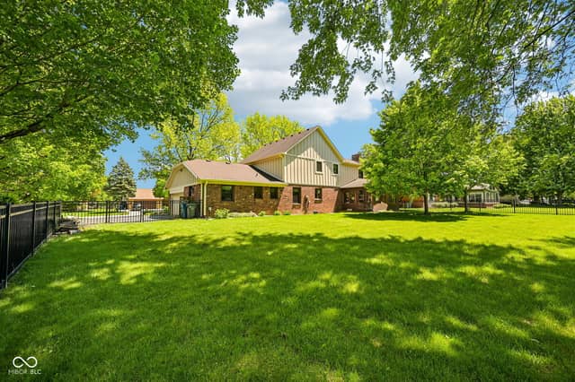 407 Oxford Drive, Noblesville, IN 46062, photo 3 of 23