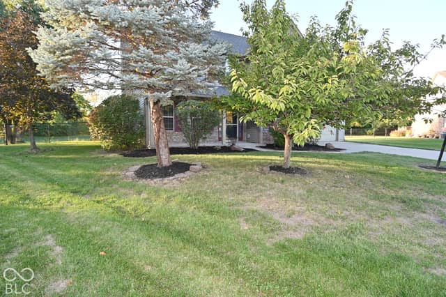5524 Oakcrest Drive, Indianapolis, IN 46237, photo 3 of 68