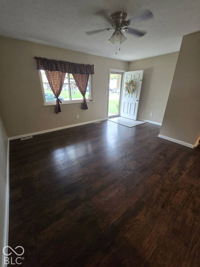969 Stonegate, Greenwood, IN 46142, photo 4 of 20