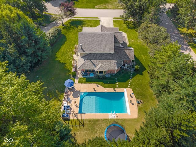 1001 Butternut Drive, Columbus, IN 47201, photo 2 of 64
