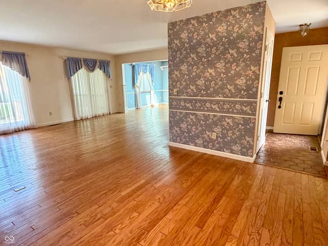 1926 Saint James Place, Anderson, IN 46012, photo 4 of 50