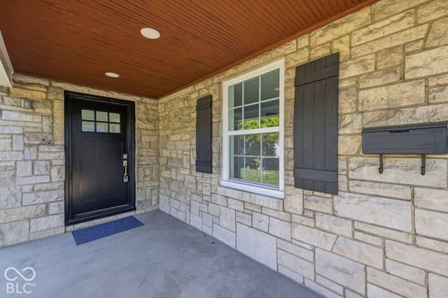 25 N Catherwood Avenue, Indianapolis, IN 46219, photo 5 of 52