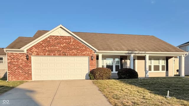 4687 Westchester Drive, Columbus, IN 47203, photo 3 of 34