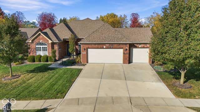 4734 Shady Ridge Row, Greenwood, IN 46143, photo 3 of 68