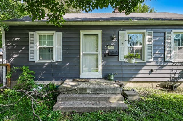 2418 Ryan Drive, Indianapolis, IN 46220, photo 4 of 36