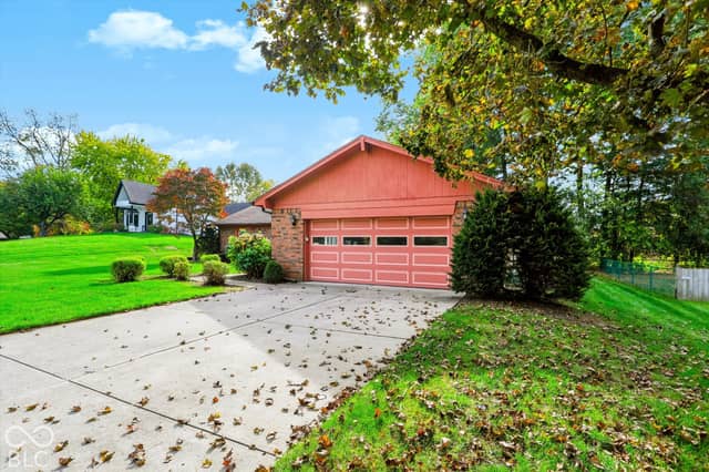 4031 W Fairview Road, Greenwood, IN 46142, photo 4 of 47