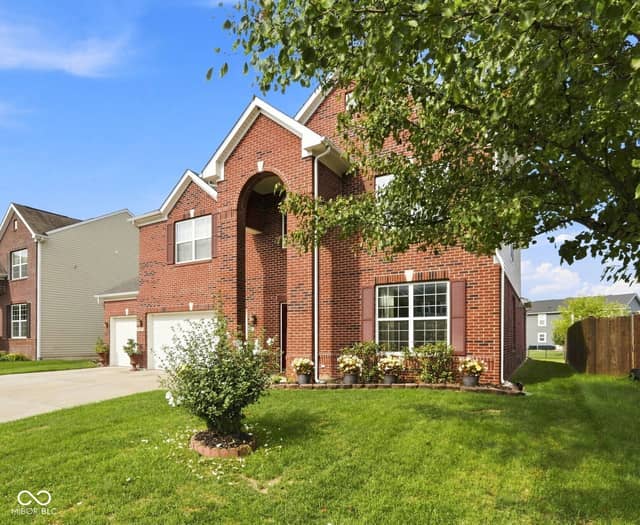8744 N Aspen Way, McCordsville, IN 46055, photo 5 of 55