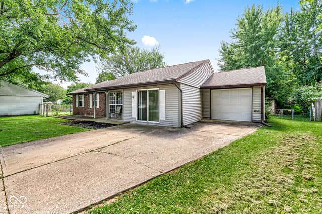 10531 Mohave Court, Indianapolis, IN 46235, photo 4 of 36