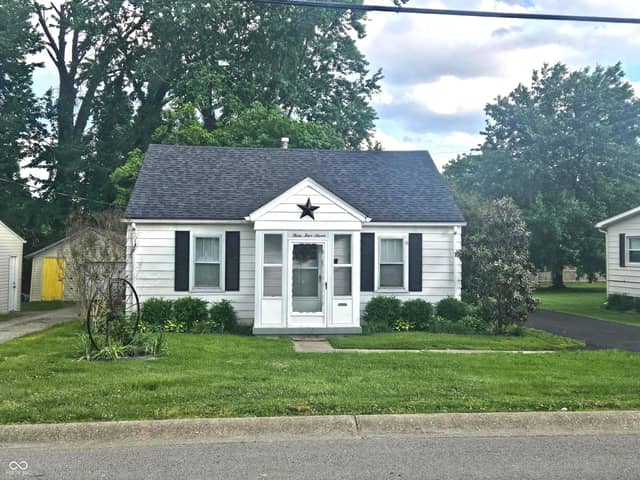 347 S Fern Street, Sellersburg, IN 47172, photo 3 of 31