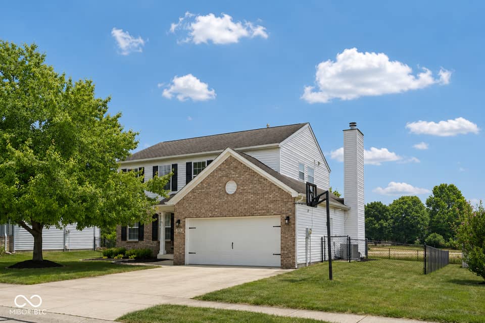 7974 Cobblesprings Drive, Avon
