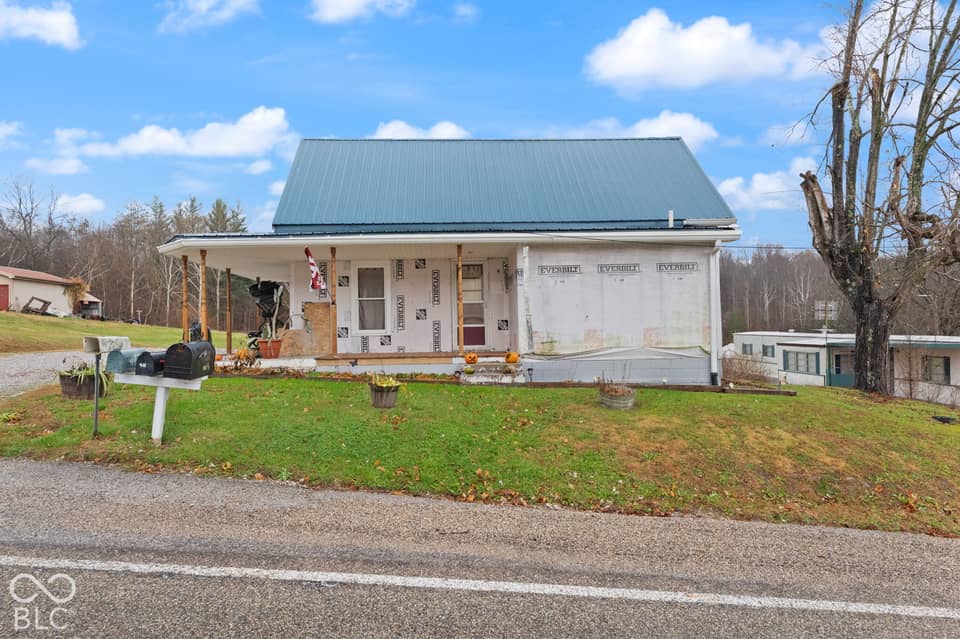 410 S Main Street, English