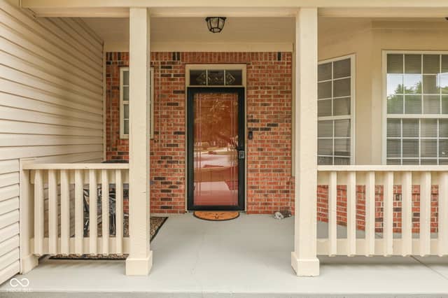 6814 Treyburn Circle, Indianapolis, IN 46237, photo 3 of 63