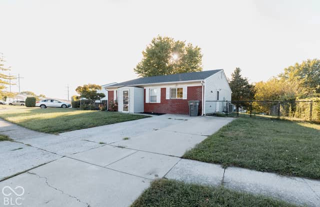3722 Remington Drive, Indianapolis, IN 46227, photo 2 of 18