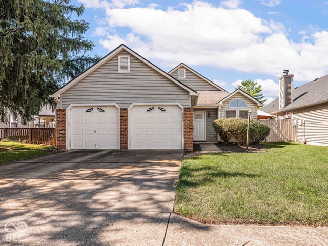 9236 Steeplechase Drive, Indianapolis, IN 46250, photo 2 of 34