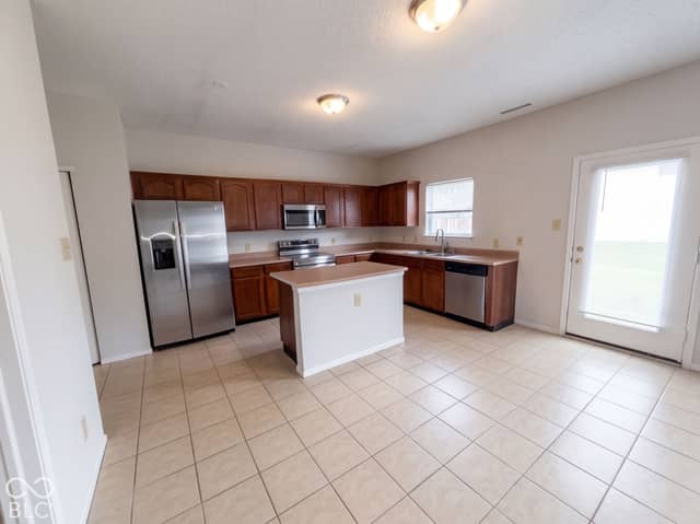 6611 Branches Drive, Brownsburg, IN 46112, photo 3 of 20
