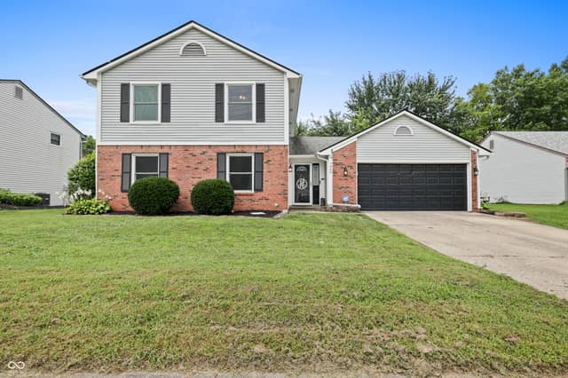 7460 Southern Lakes Drive, Indianapolis, IN 46237, photo 2 of 36