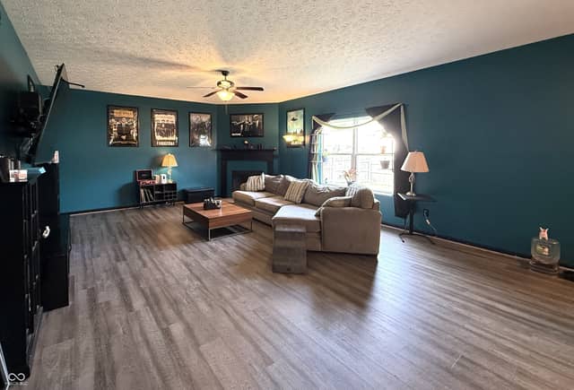 7528 Pipestone Drive, Indianapolis, IN 46217, photo 4 of 33