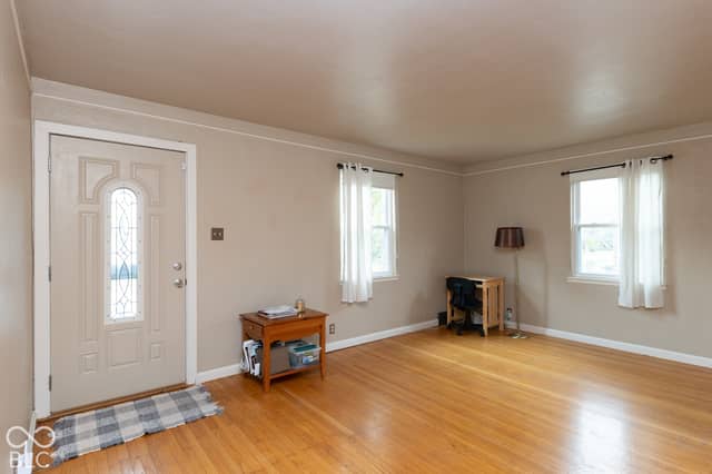 6156 Oak Avenue, Indianapolis, IN 46219, photo 5 of 26