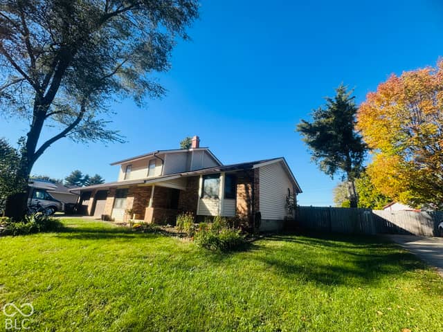 3960 Pineview Lane, Greenwood, IN 46142, photo 3 of 33