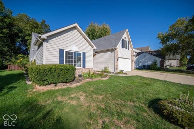 1142 Crestwood Drive, Greenwood, IN 46143, photo 3 of 29