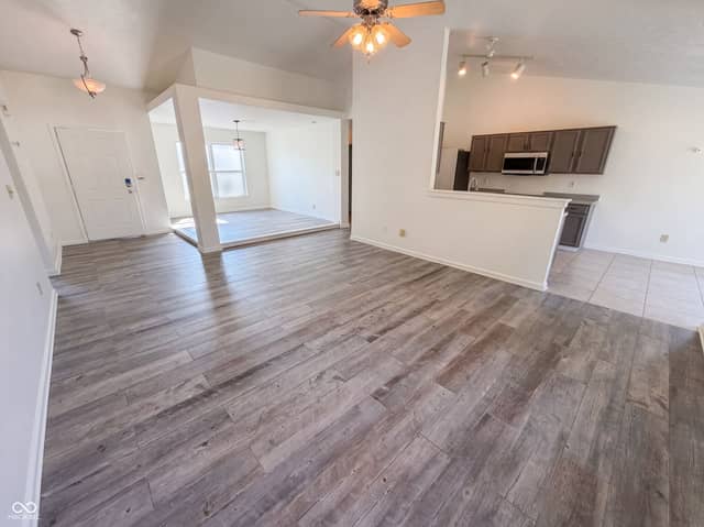 2018 Oakbrooke Court, Avon, IN 46123, photo 4 of 27