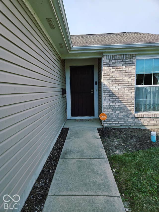 2164 Rossington Lane, Indianapolis, IN 46229, photo 3 of 25