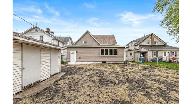 221 W Plymouth, Bremen, IN 46506, photo 3 of 14