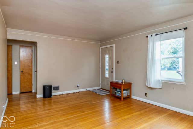 6156 Oak Avenue, Indianapolis, IN 46219, photo 4 of 26
