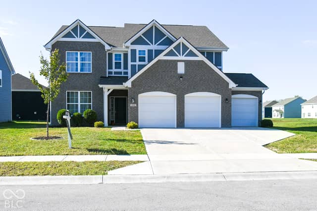 6008 Phillips Drive, Brownsburg, IN 46112, photo 2 of 35