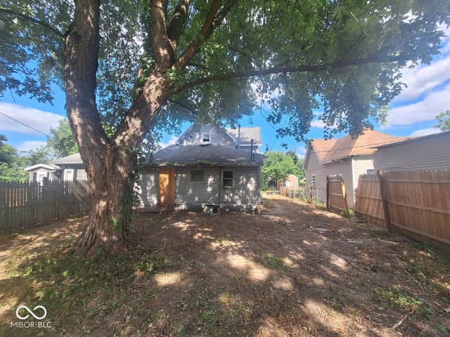 2209 E Lynn Street, Anderson, IN 46016, photo 5 of 21