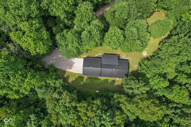 5540 E Washboard Road, Bloomfield, IN 47424, photo 3 of 33