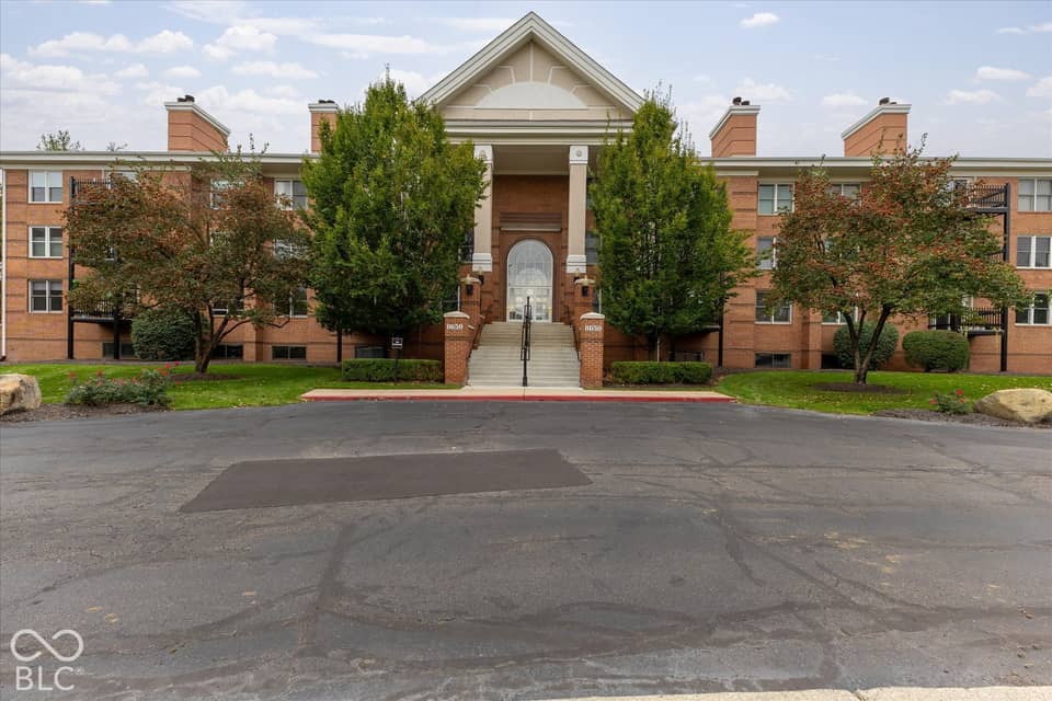 8650 Jaffa Court West Drive #33, Indianapolis, IN 46260, photo 1 of 27