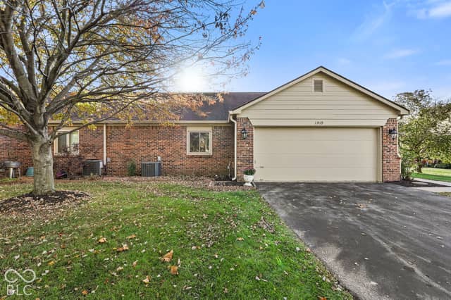 1919 Crystal Bay East Drive, Plainfield, IN 46168, photo 2 of 40