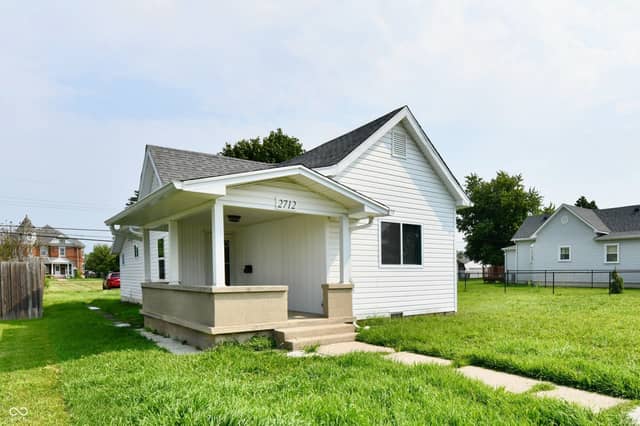 2712 S A Street, Elwood, IN 46036, photo 3 of 28
