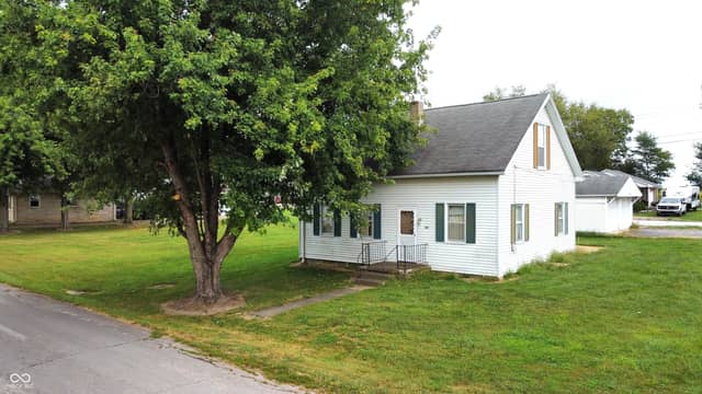 285 S East Street, Hartsville, IN 47244, photo 2 of 18
