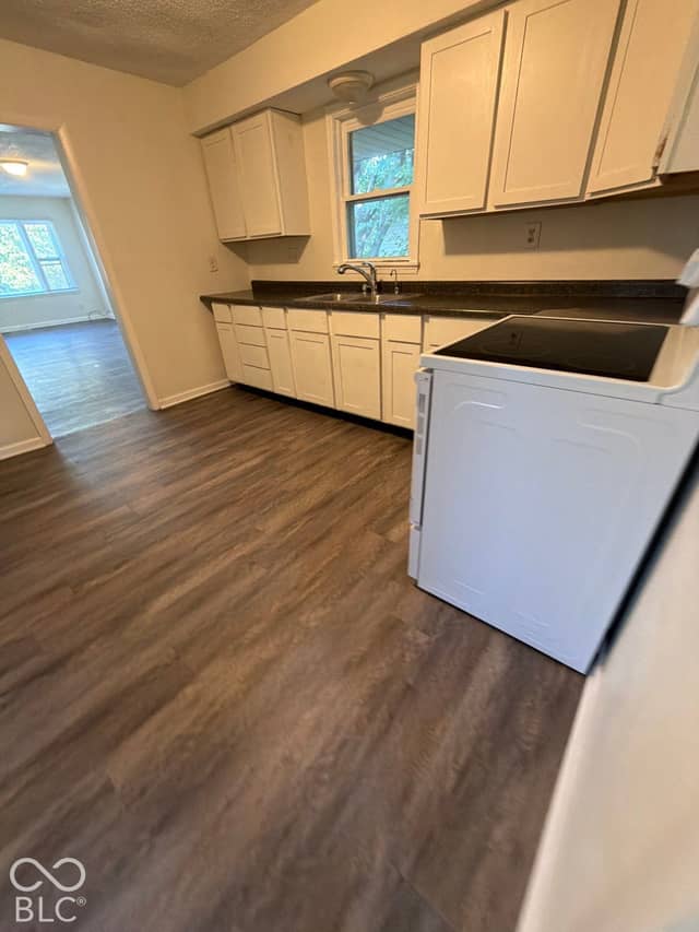 1315 W 10th Street, Anderson, IN 46016, photo 3 of 36