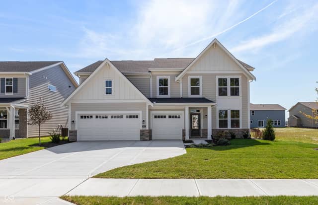 9551 Hemingway Drive, Indianapolis, IN 46239, photo 3 of 37