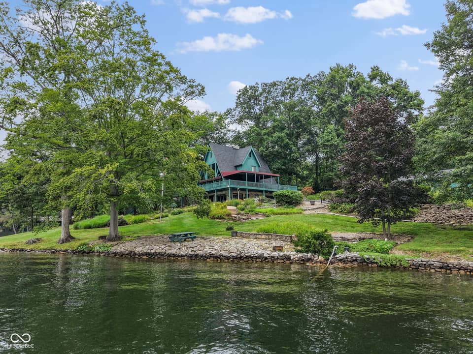 2419 S Alta Vista Court, Martinsville