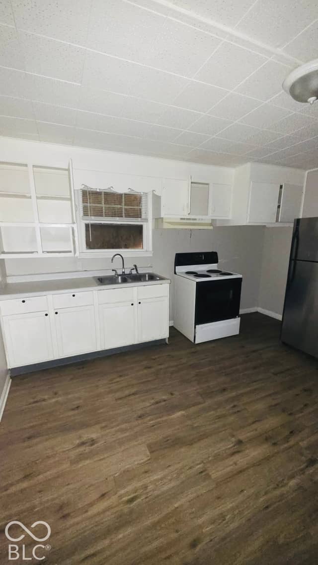 1735 N Oxford Street, Indianapolis, IN 46218, photo 5 of 15