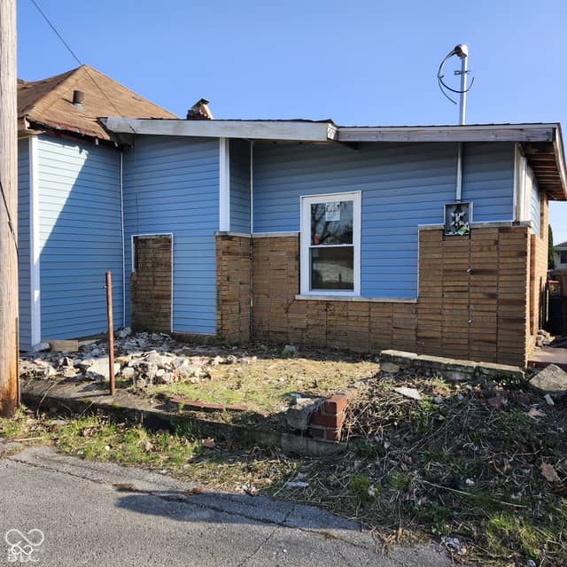 321 S Madison, Anderson, IN 46016, photo 5 of 9