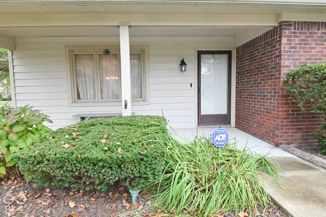 9328 Cinnebar Drive, Indianapolis, IN 46268, photo 5 of 43